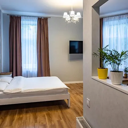 Apartment Leontovycha *